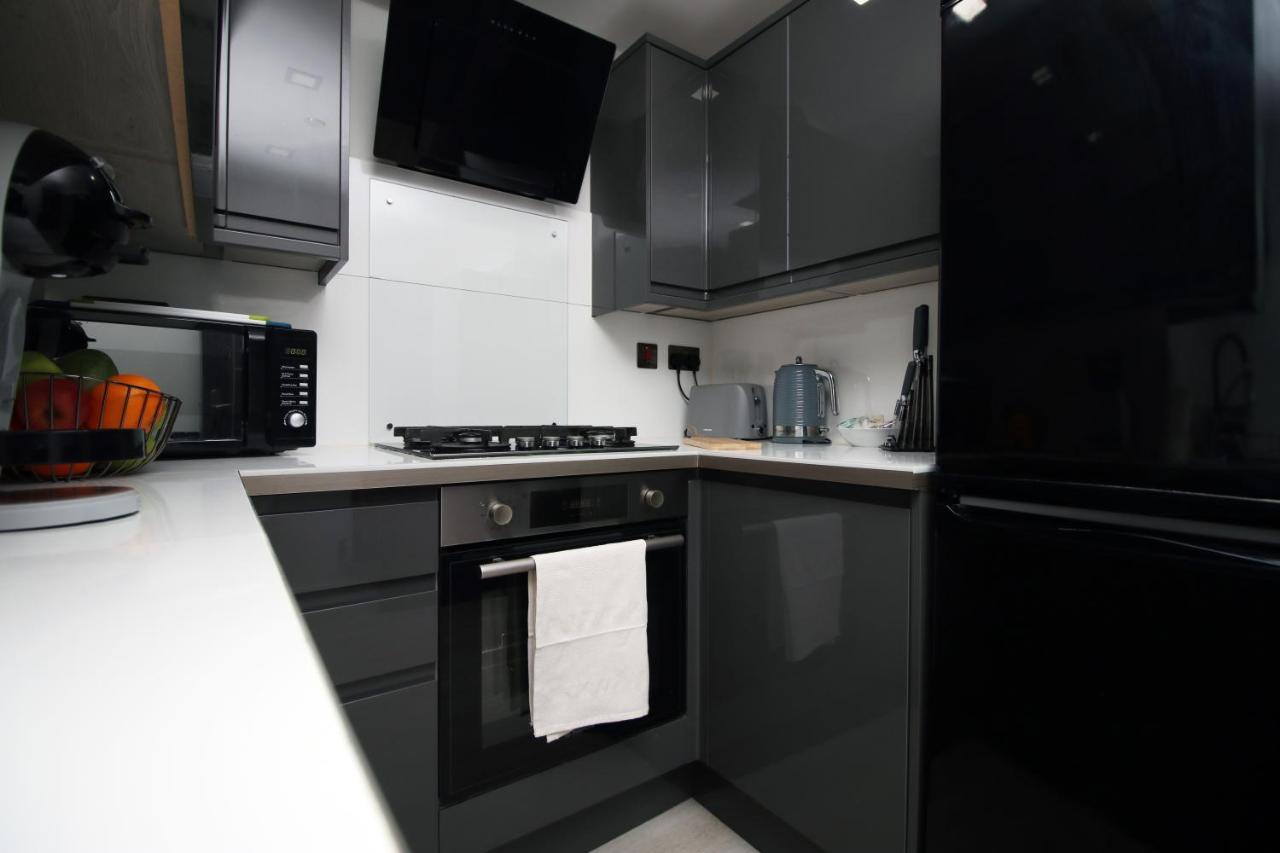 New 2 Bed Comfort - Functional - Secure - Private カーディフ エクステリア 写真